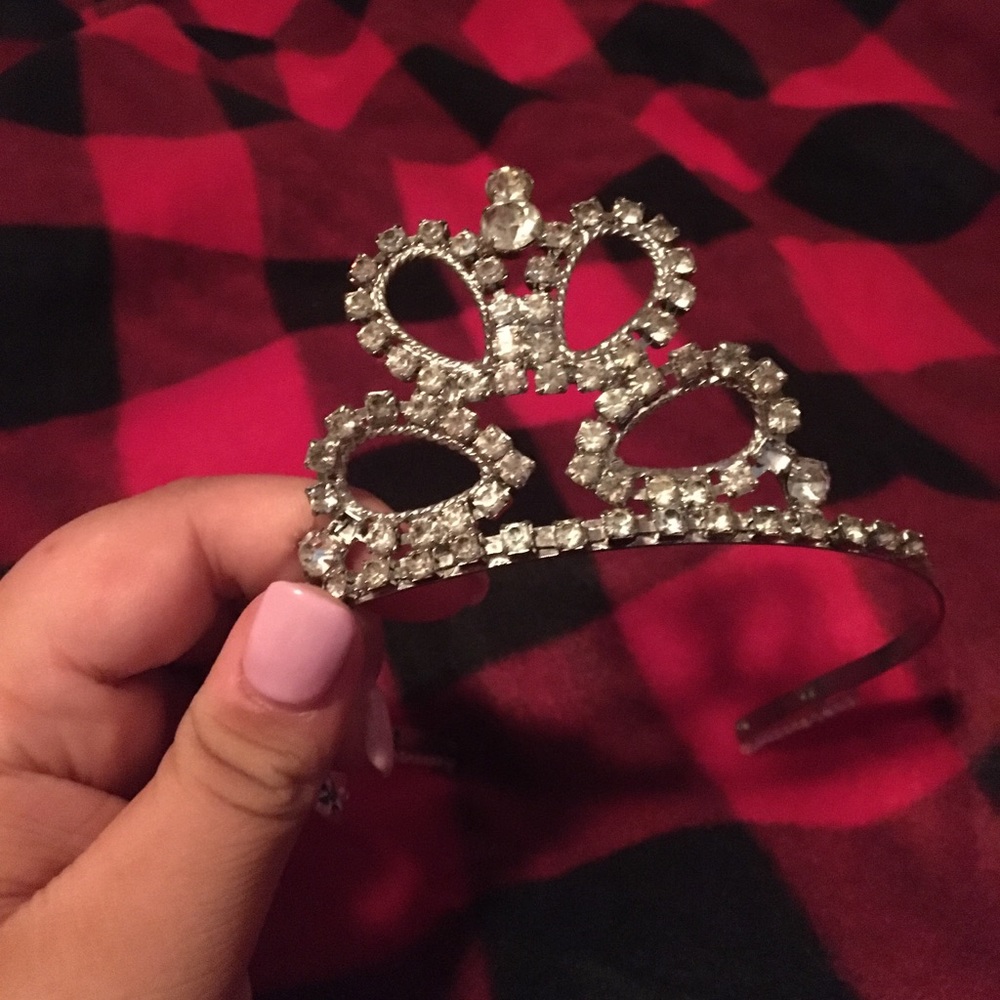 Crown!!đ - Picture 3 of 6